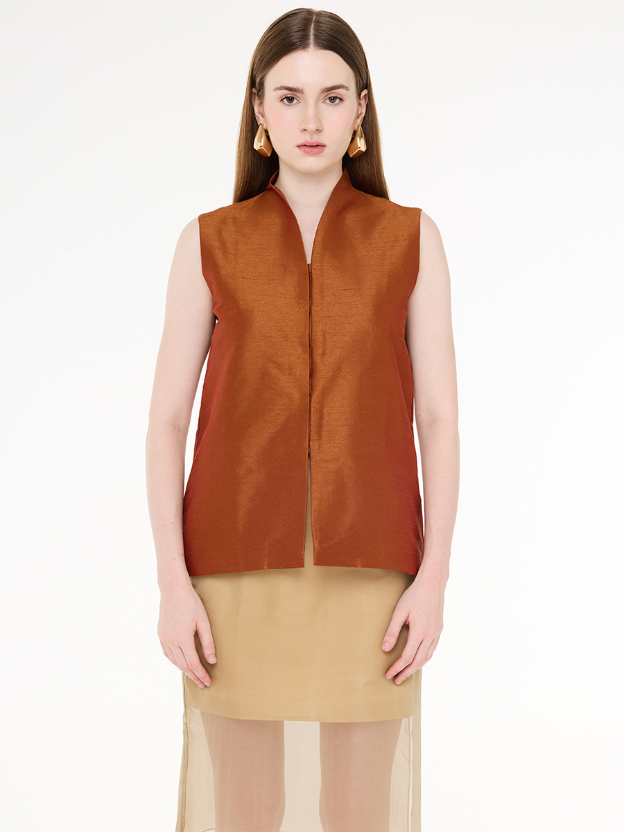 Sleeveless Collared Amber