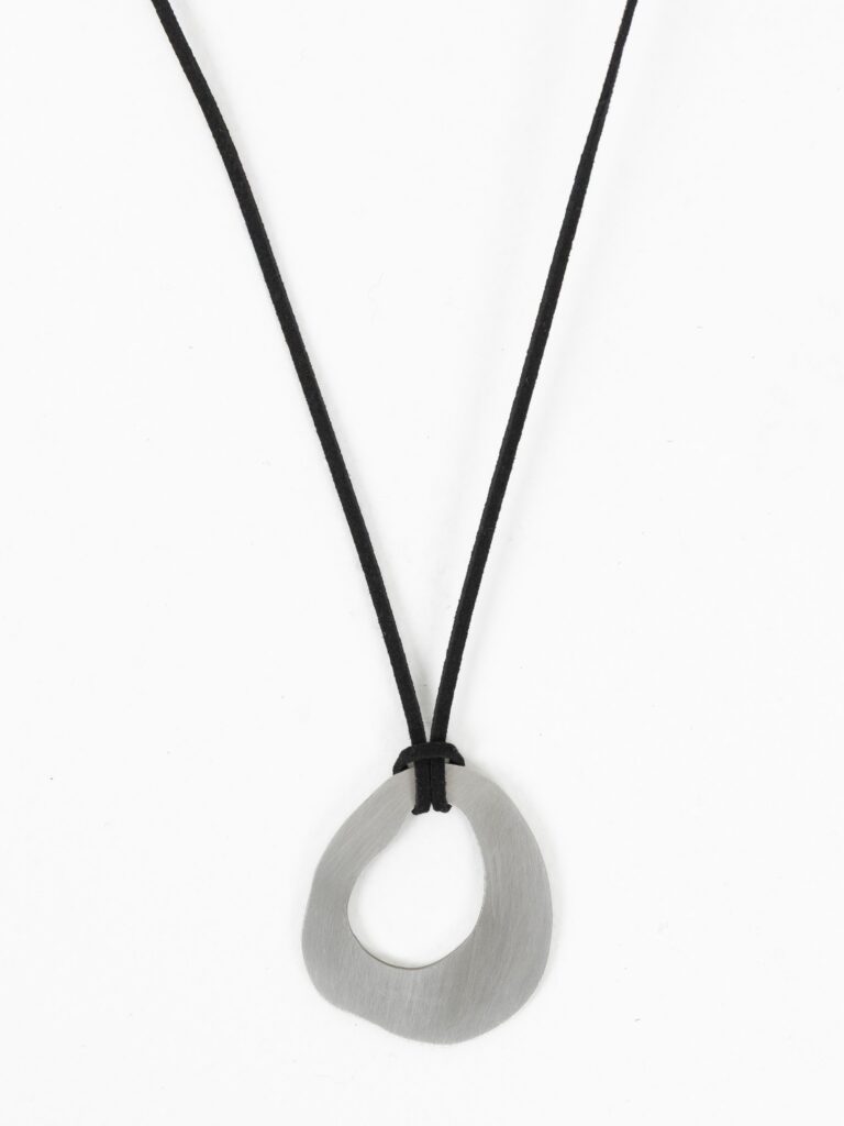 Rode Steel Pendant